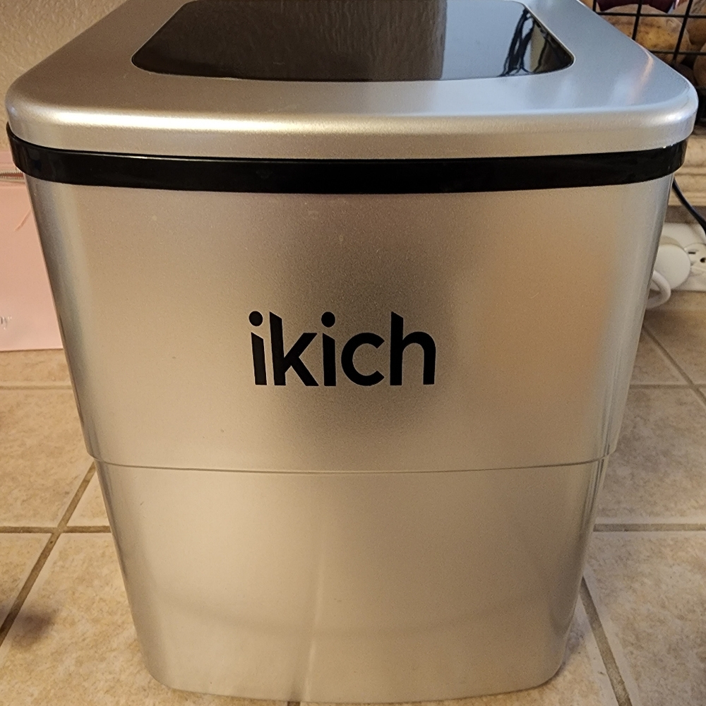Ice maker
